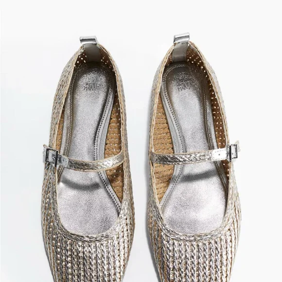 H&M Silver Textured Flats - Picture 3 of 3